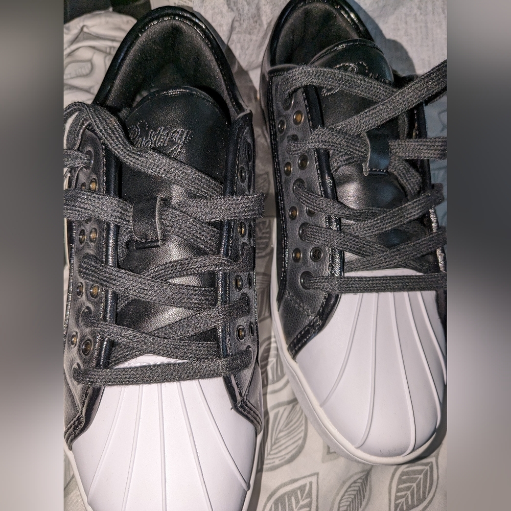 Pastry Dance Sneakers Size 8-8.5